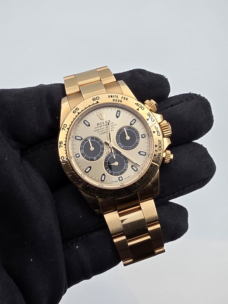 Rolex Cosmograph Daytona "Pikachoo" in Yellow Gold