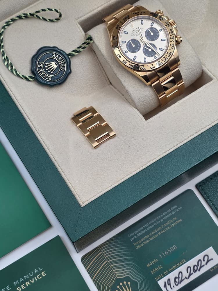 Rolex Cosmograph Daytona "Pikachoo" in Yellow Gold